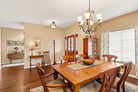 6252 Meadowstone Drive Santa Rosa CA 95409