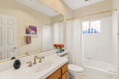 6252 Meadowstone Drive Santa Rosa CA 95409