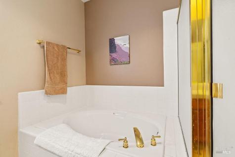 6252 Meadowstone Drive Santa Rosa CA 95409