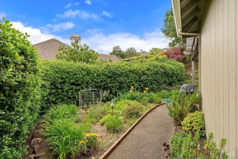 6252 Meadowstone Drive Santa Rosa CA 95409