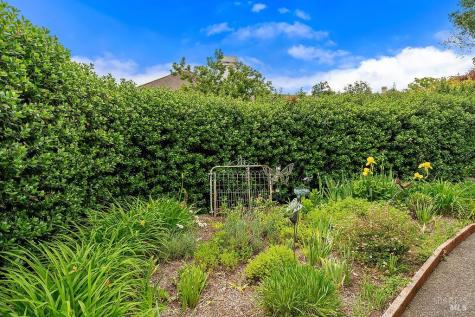 6252 Meadowstone Drive Santa Rosa CA 95409