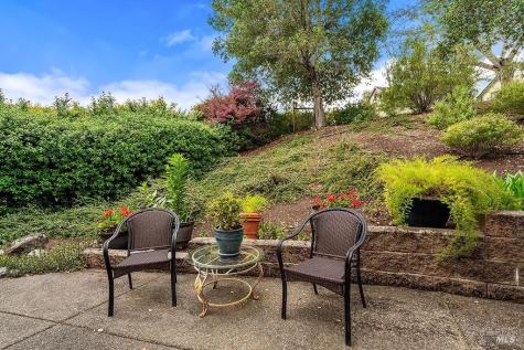 6252 Meadowstone Drive Santa Rosa CA 95409