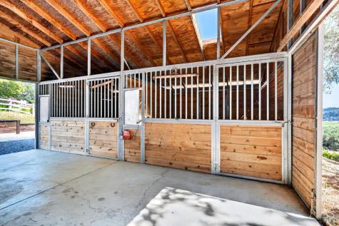 513 Colony Road Geyserville CA 95441
