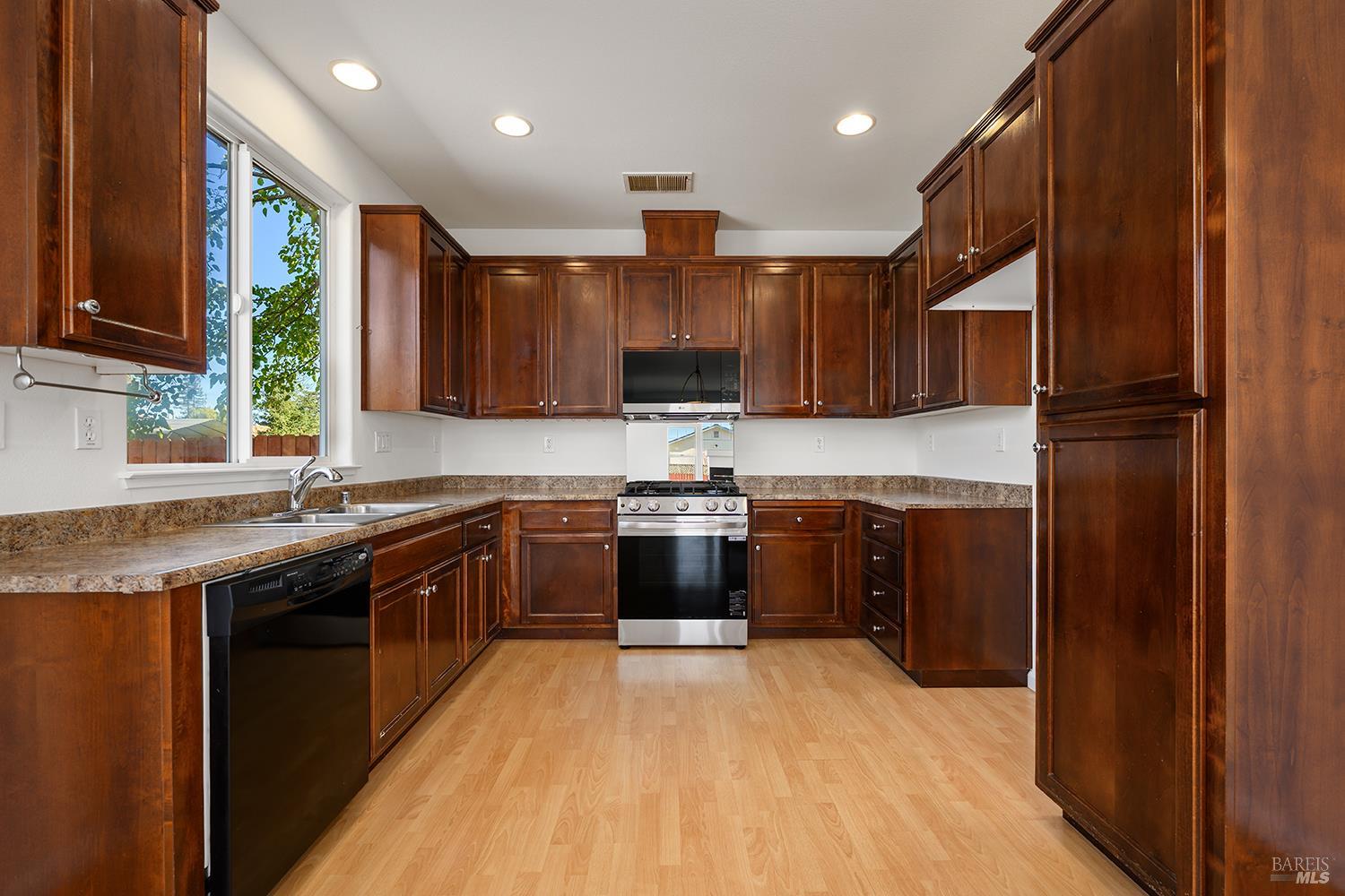 990 Keegan Drive Santa Rosa CA 95407