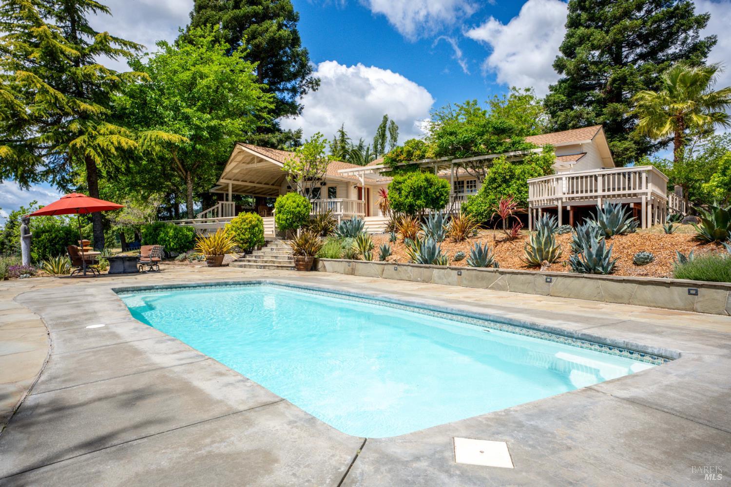 3760 King Ranch Road Ukiah CA 95482