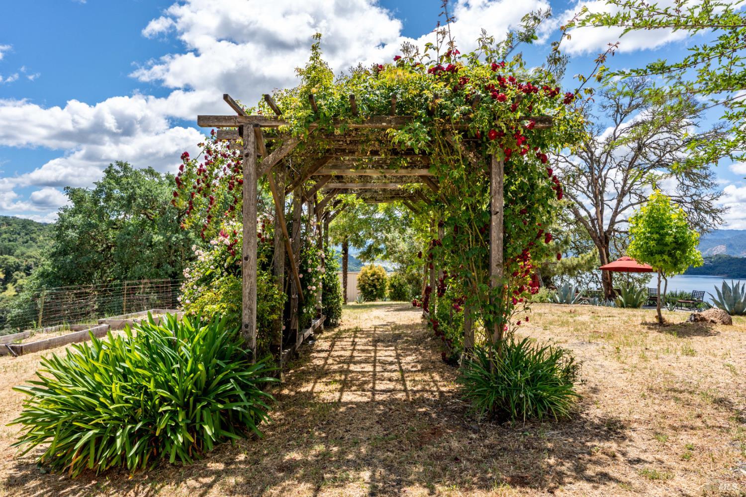 3760 King Ranch Road Ukiah CA 95482
