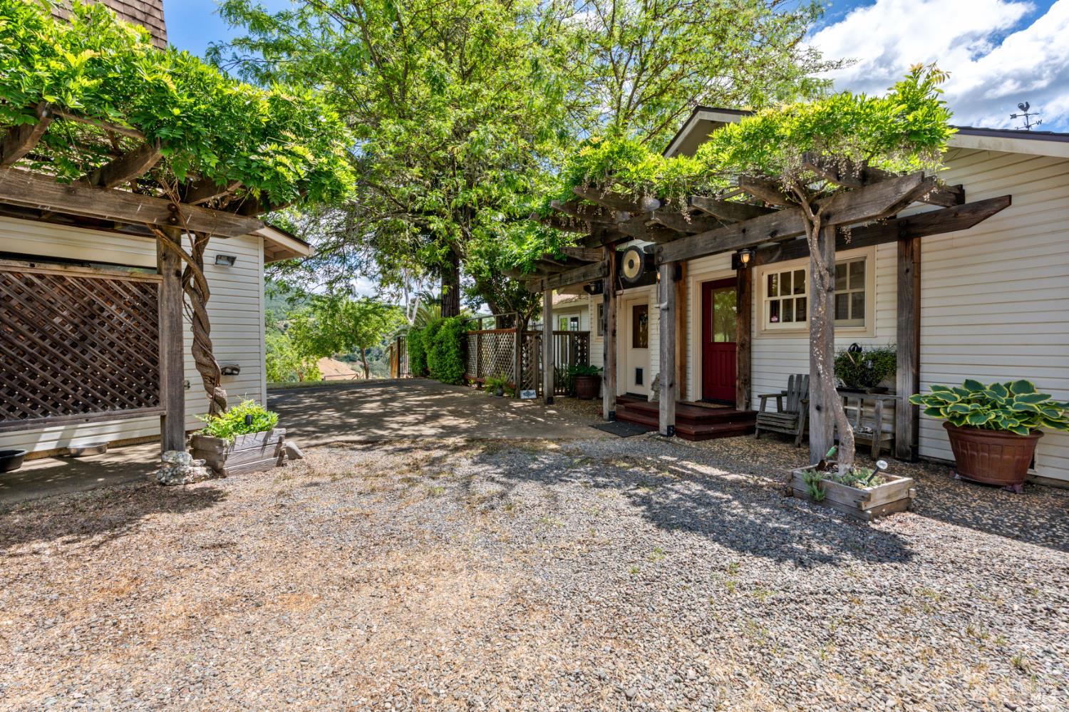 3760 King Ranch Road Ukiah CA 95482