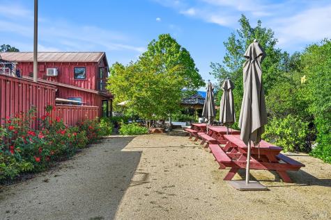 4951 W Soda Rock Lane Healdsburg CA 95448