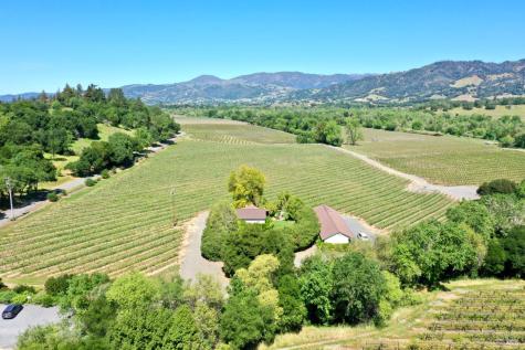 4951 W Soda Rock Lane Healdsburg CA 95448