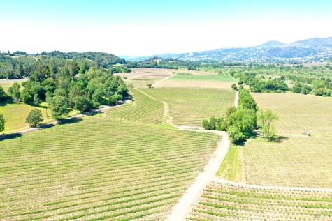 4951 W Soda Rock Lane Healdsburg CA 95448