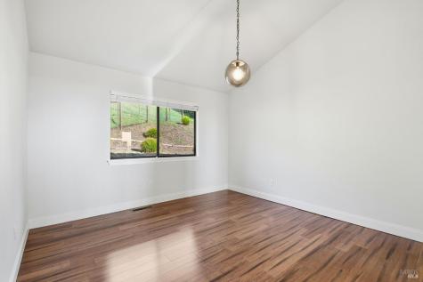 5827 La Cuesta Drive Santa Rosa CA 95409