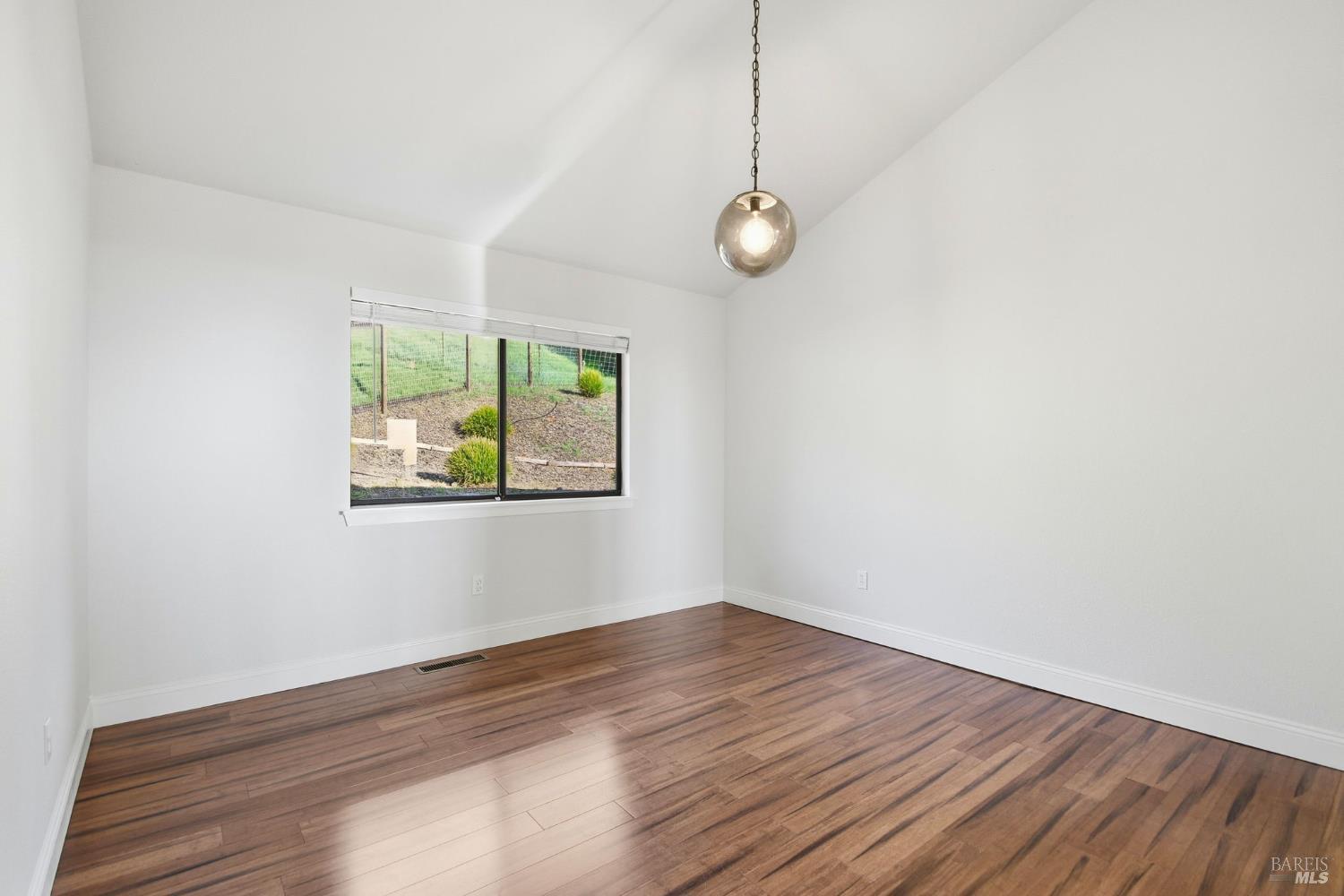 5827 La Cuesta Drive Santa Rosa CA 95409