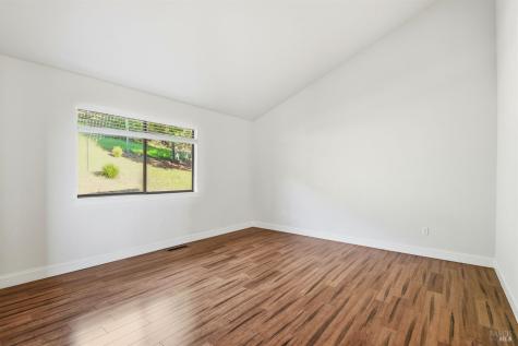 5827 La Cuesta Drive Santa Rosa CA 95409