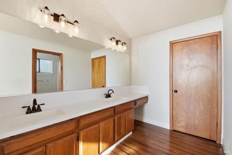 5827 La Cuesta Drive Santa Rosa CA 95409