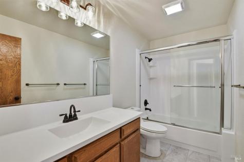 5827 La Cuesta Drive Santa Rosa CA 95409