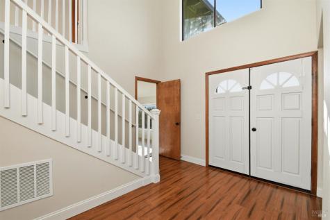 5827 La Cuesta Drive Santa Rosa CA 95409
