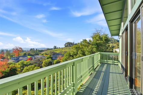 5827 La Cuesta Drive Santa Rosa CA 95409