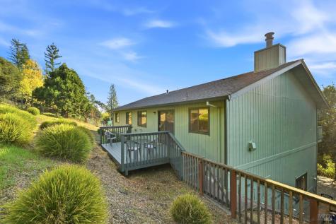 5827 La Cuesta Drive Santa Rosa CA 95409