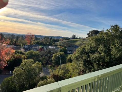5827 La Cuesta Drive Santa Rosa CA 95409