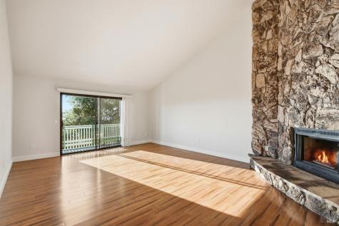 5827 La Cuesta Drive Santa Rosa CA 95409