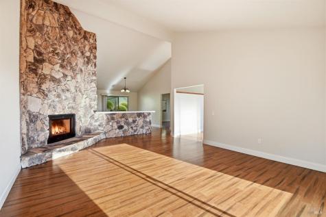5827 La Cuesta Drive Santa Rosa CA 95409