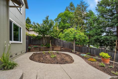 5762 Owls Nest Drive Santa Rosa CA 95409