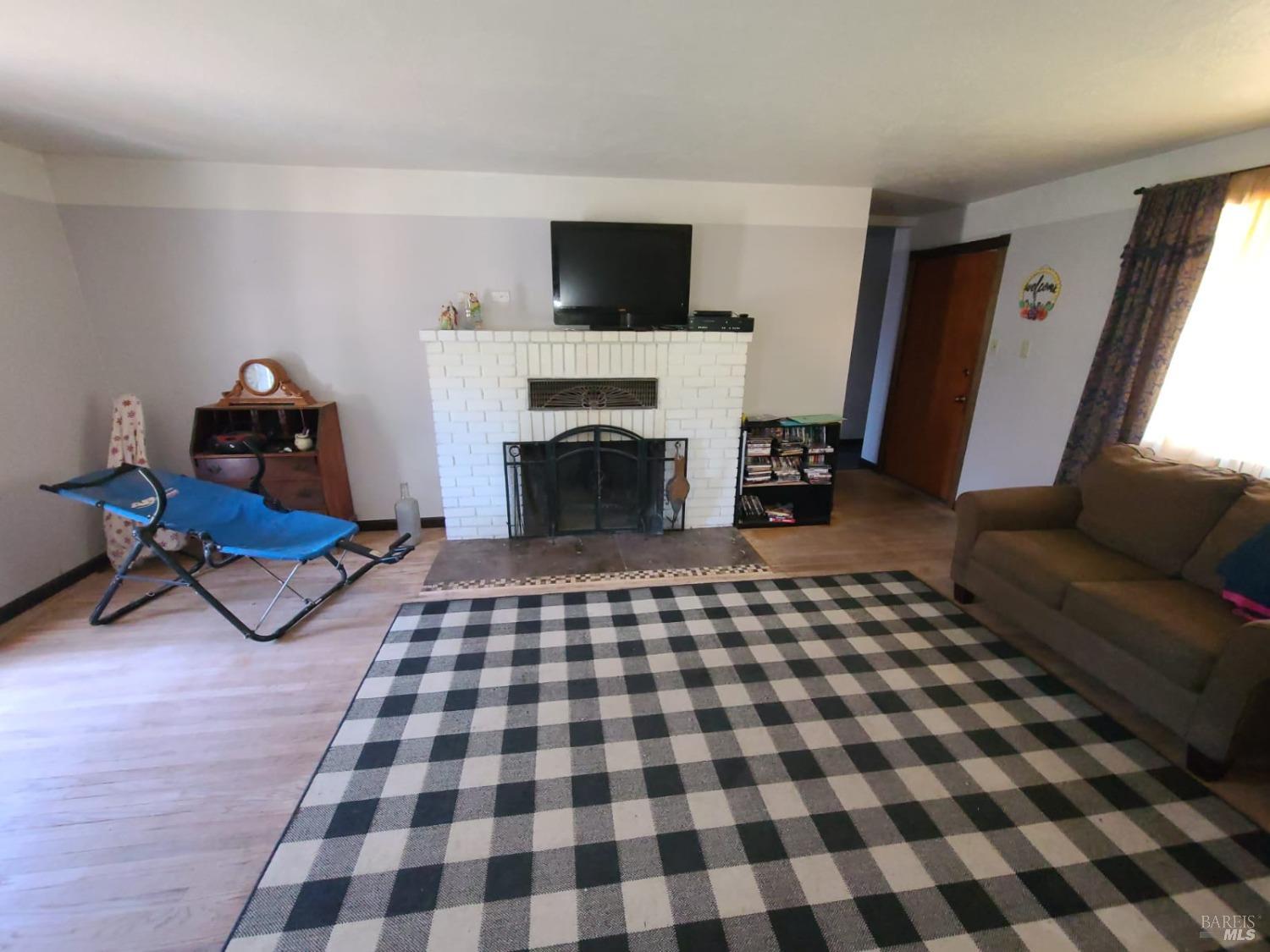 76275 Perry Street Covelo CA 95428