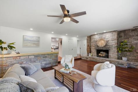 8511 Sonoma Avenue Sebastopol CA 95472