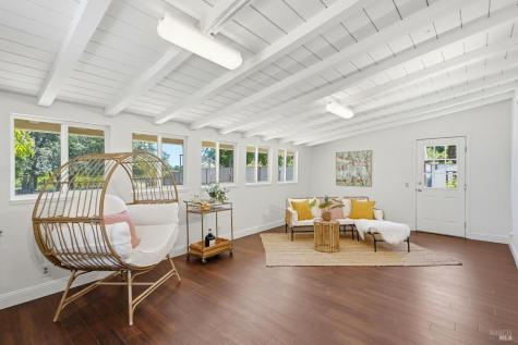 8511 Sonoma Avenue Sebastopol CA 95472