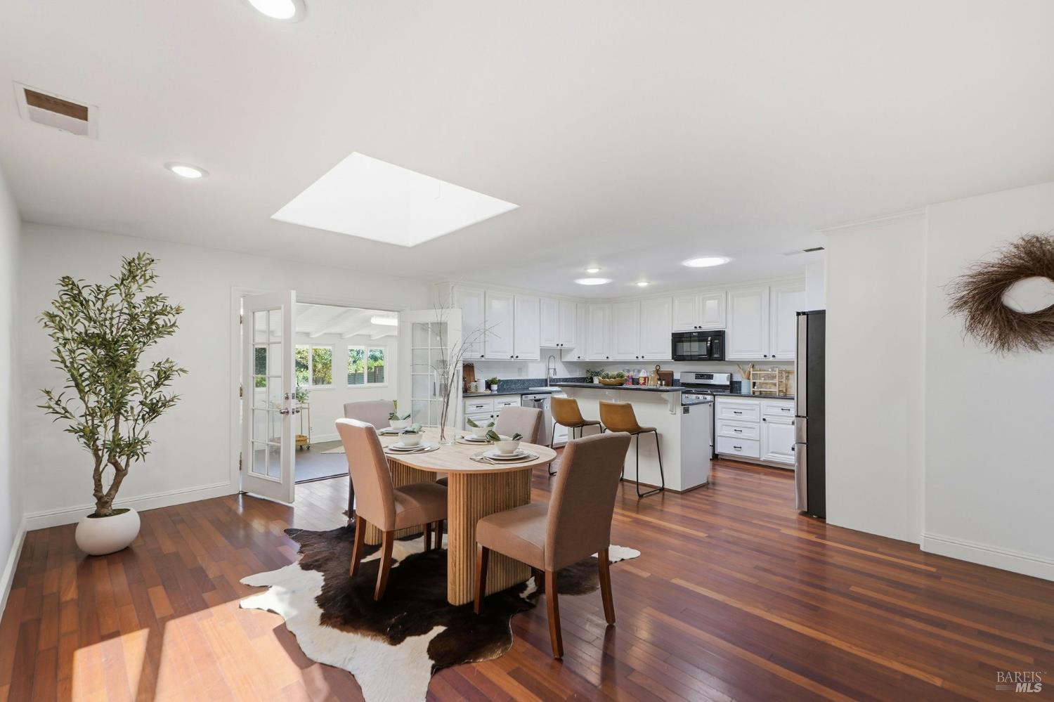 8511 Sonoma Avenue Sebastopol CA 95472
