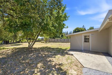 8511 Sonoma Avenue Sebastopol CA 95472