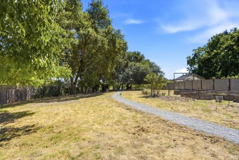 8511 Sonoma Avenue Sebastopol CA 95472