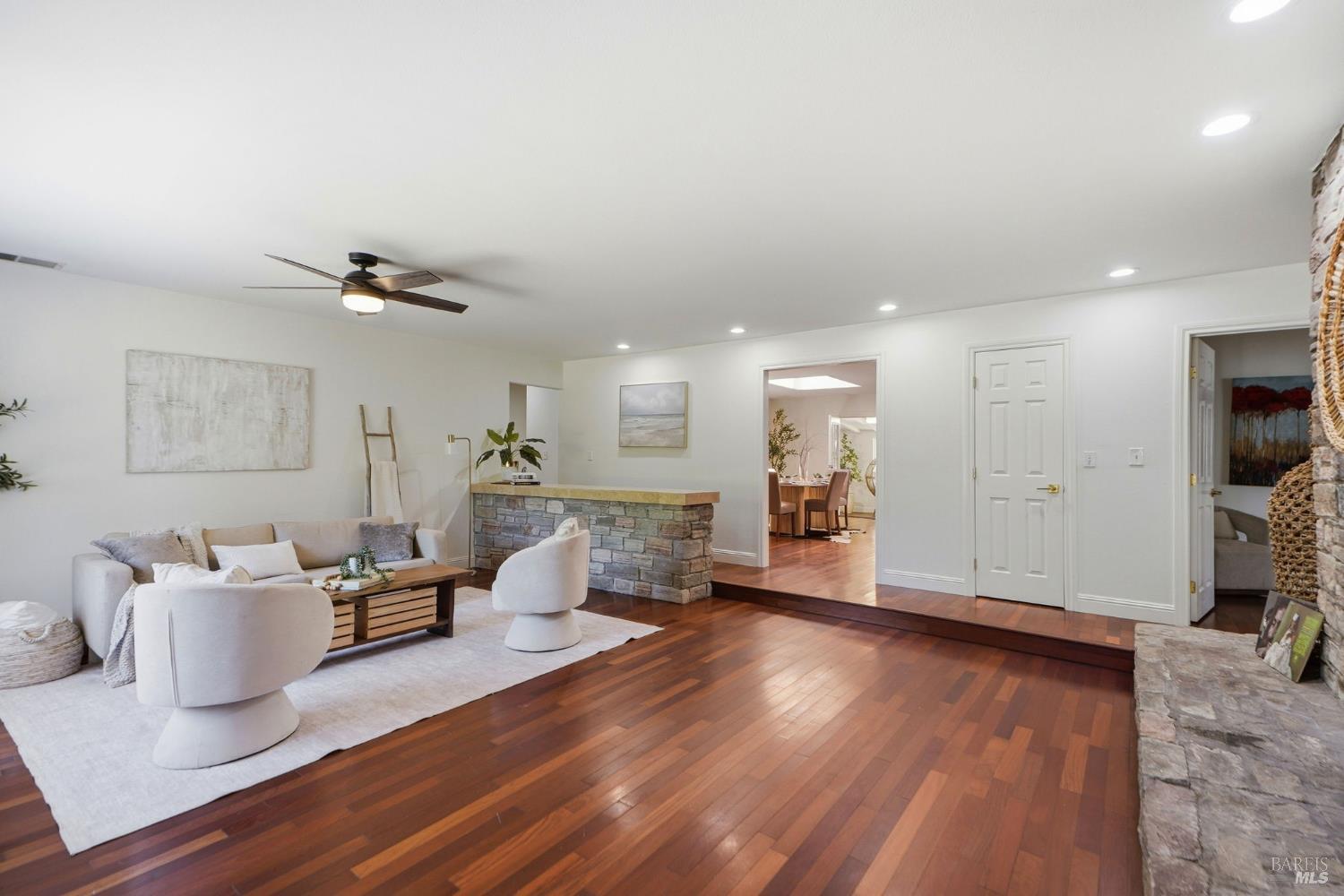 8511 Sonoma Avenue Sebastopol CA 95472