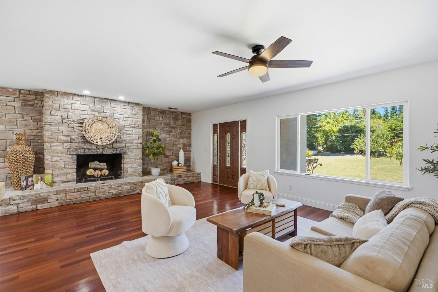 8511 Sonoma Avenue Sebastopol CA 95472