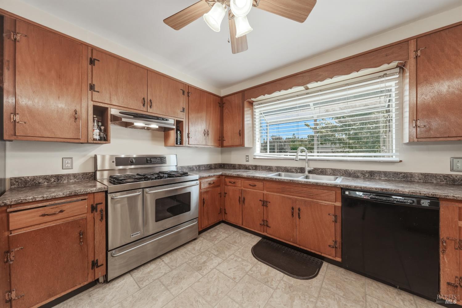 3570 Leland Lane Ukiah CA 95482