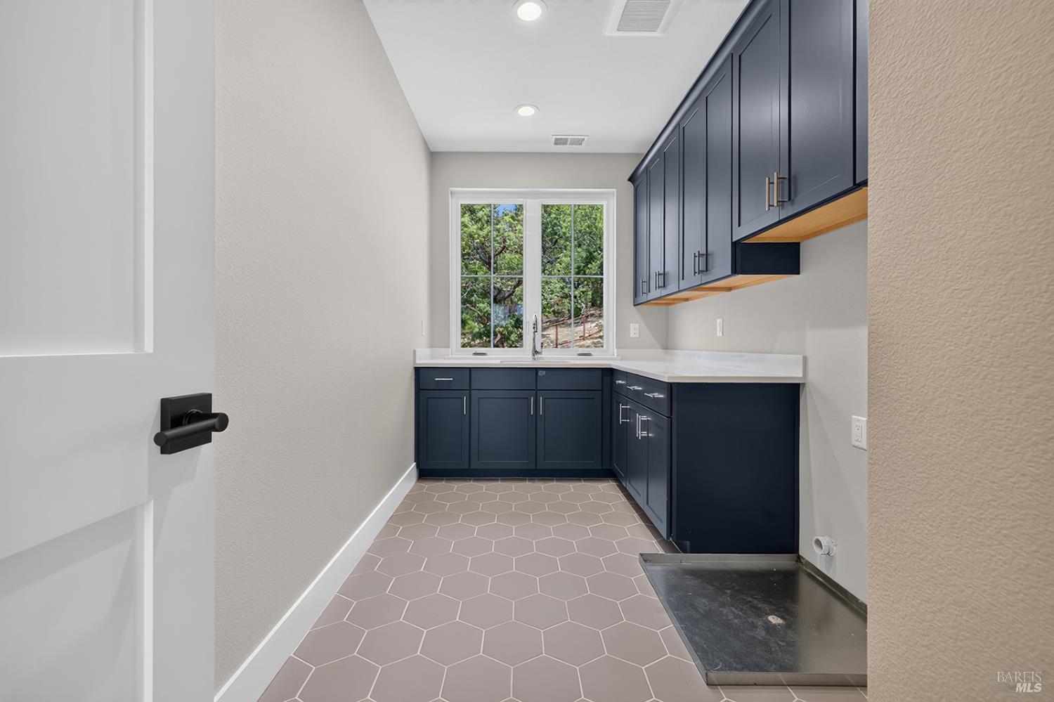 1907 Carlile Place Santa Rosa CA 95403