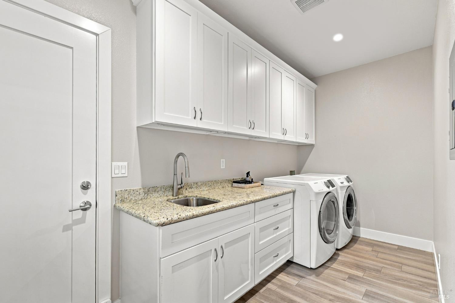 10025 Grove Street Penngrove CA 94951
