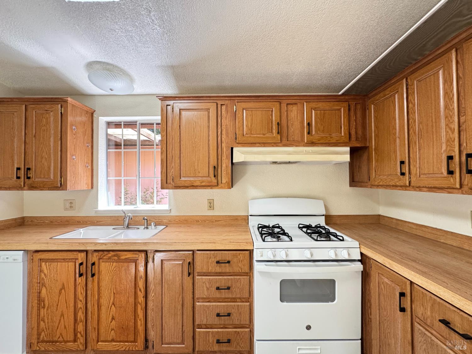 25799 Madrone Drive Willits CA 95490