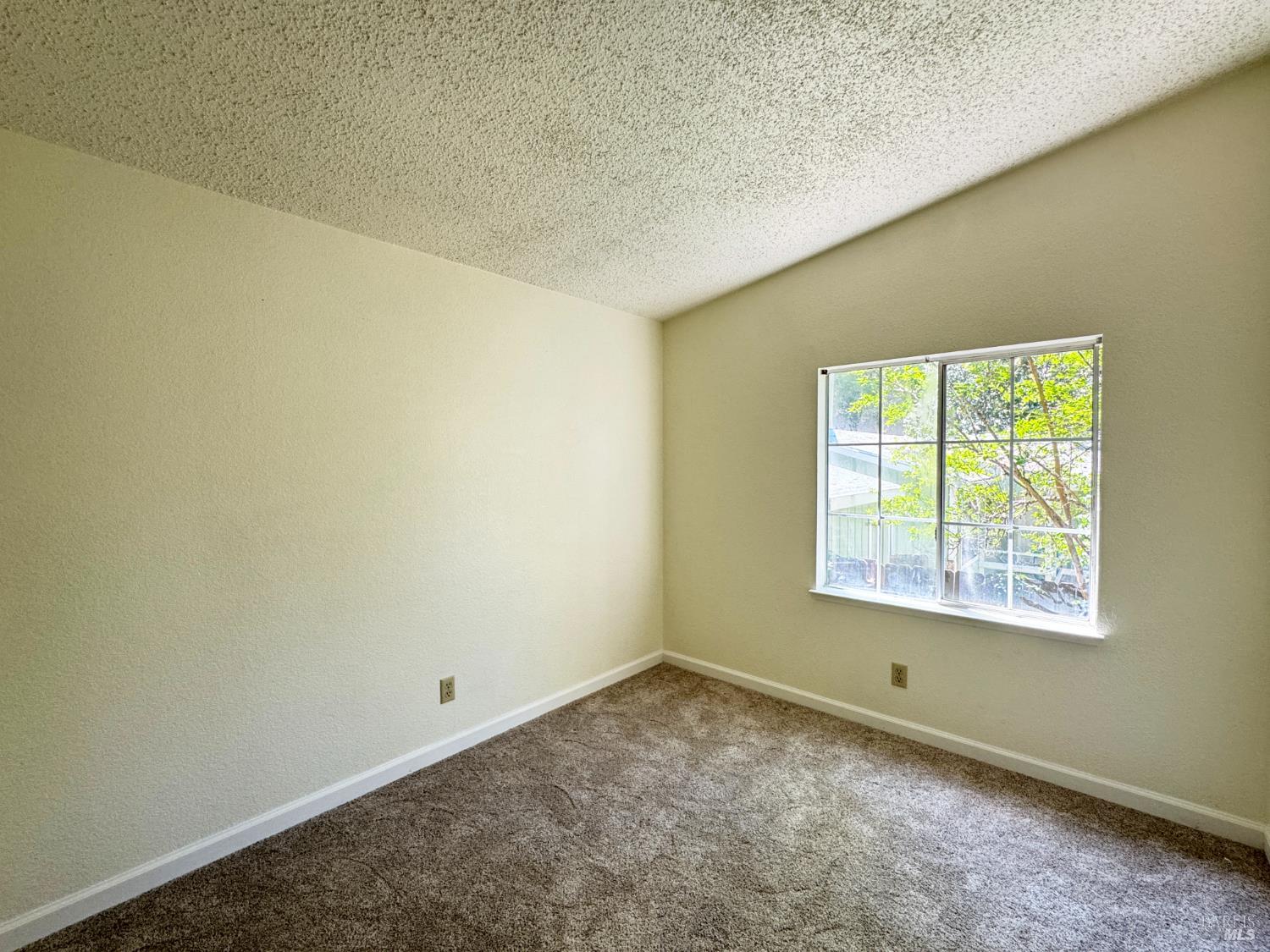 25799 Madrone Drive Willits CA 95490