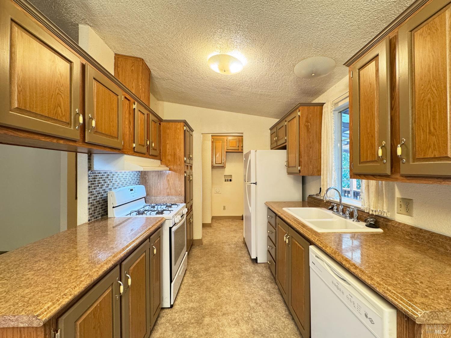 25799 Madrone Drive Willits CA 95490