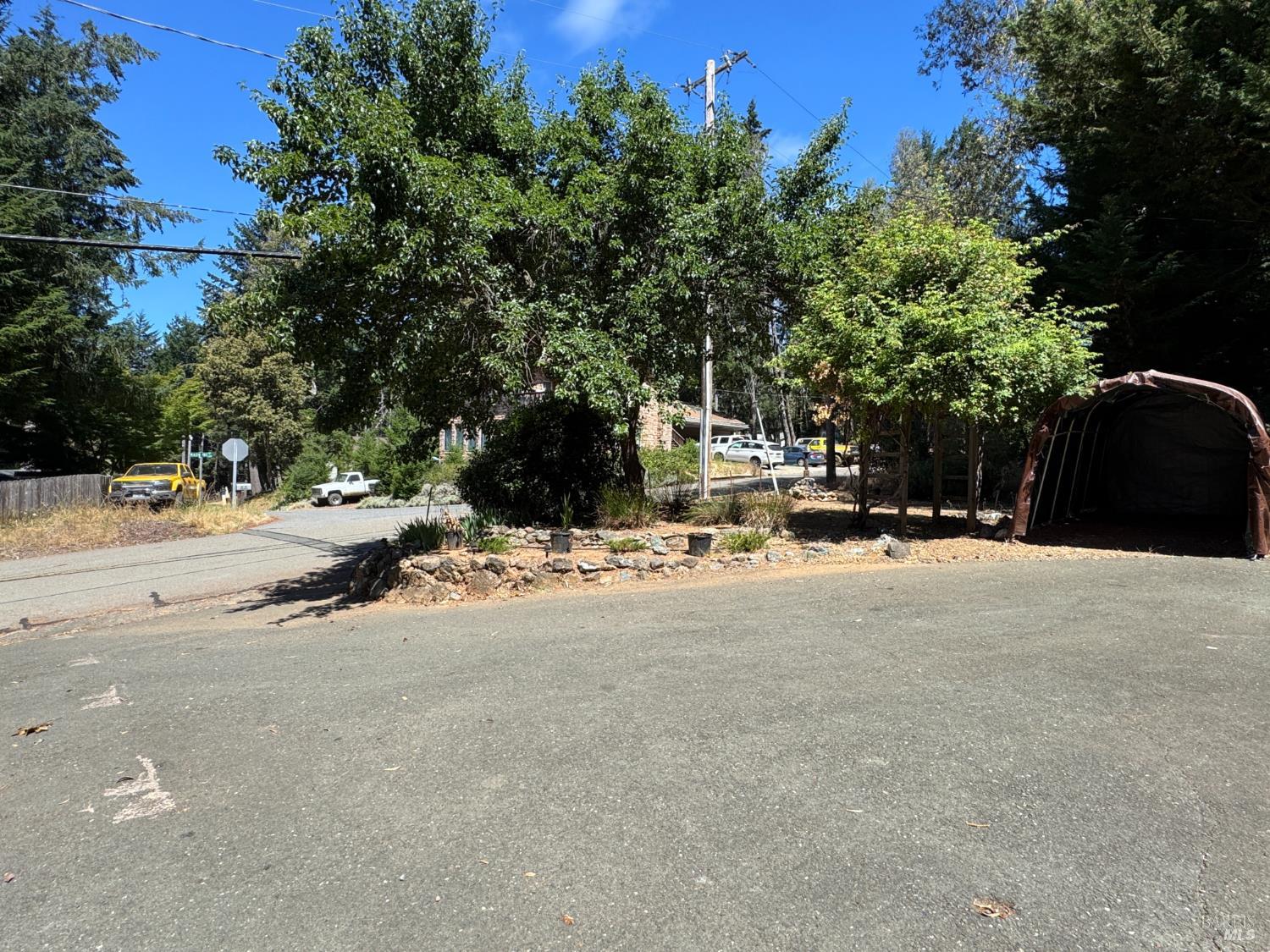 25799 Madrone Drive Willits CA 95490
