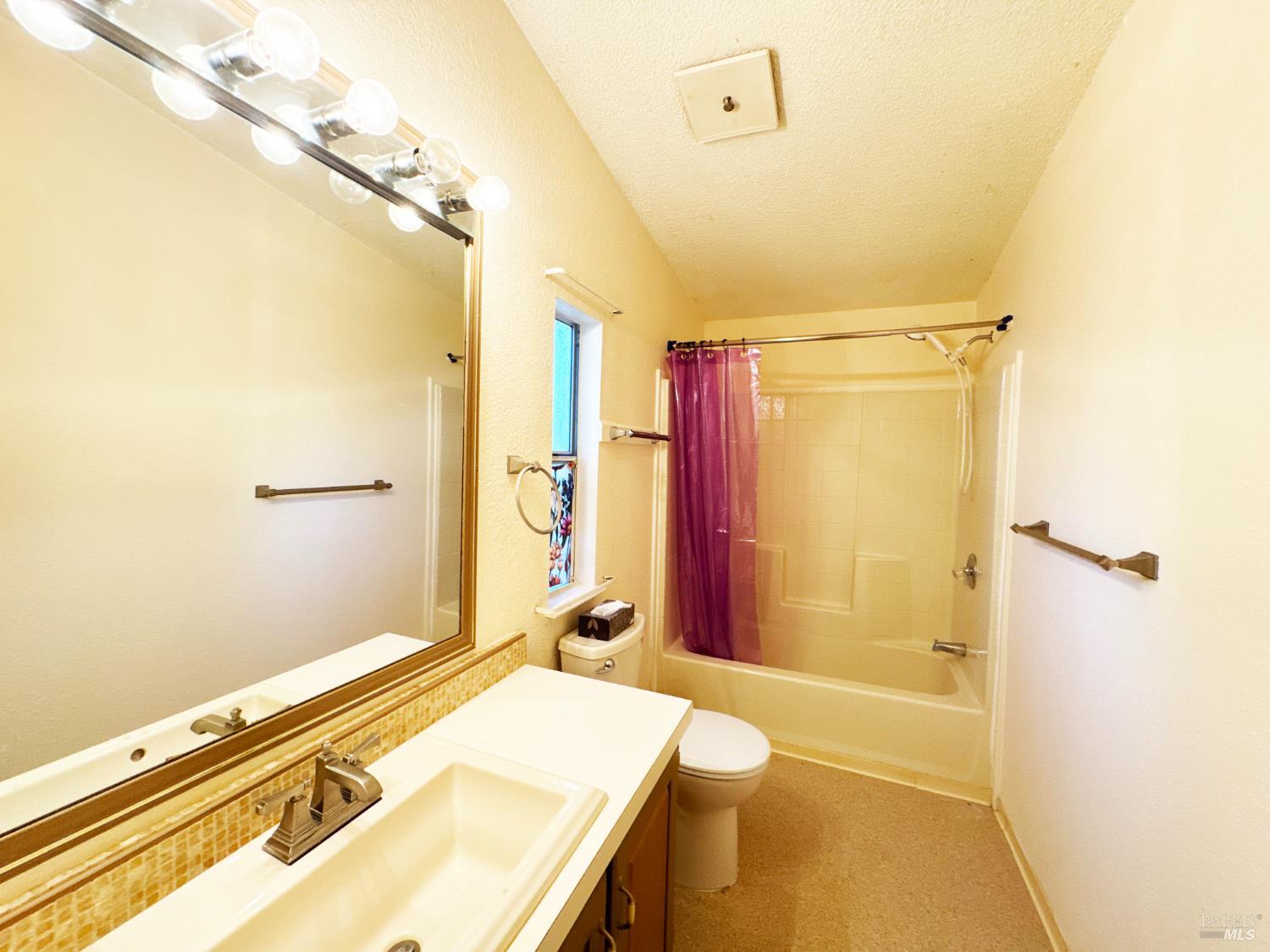25799 Madrone Drive Willits CA 95490