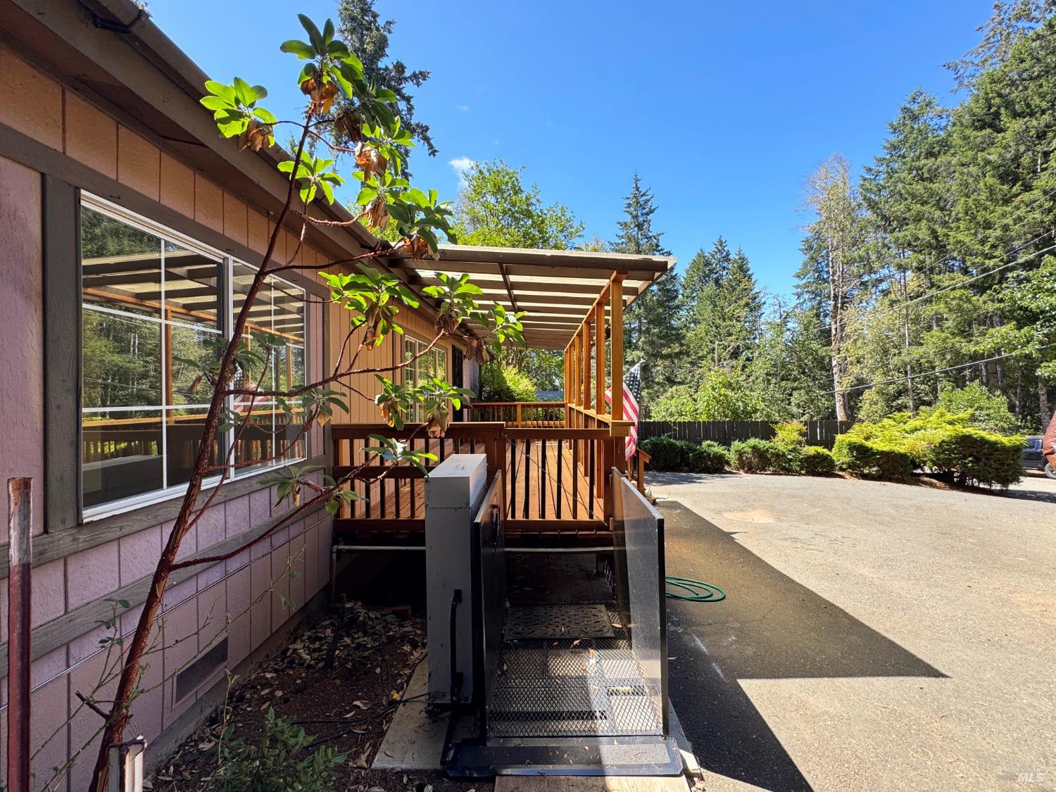 25799 Madrone Drive Willits CA 95490