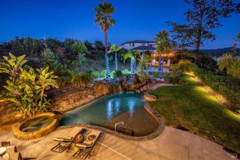 3882 Royal Manor Place Santa Rosa CA 95404