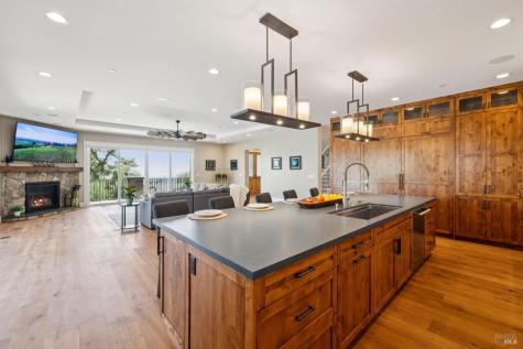 3882 Royal Manor Place Santa Rosa CA 95404