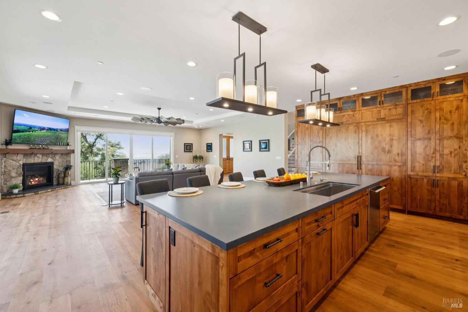 3882 Royal Manor Place Santa Rosa CA 95404