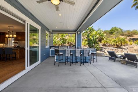 3882 Royal Manor Place Santa Rosa CA 95404