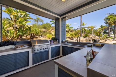 3882 Royal Manor Place Santa Rosa CA 95404