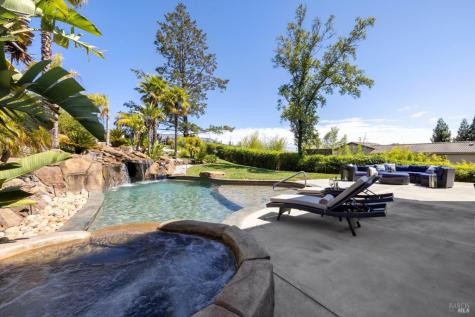 3882 Royal Manor Place Santa Rosa CA 95404