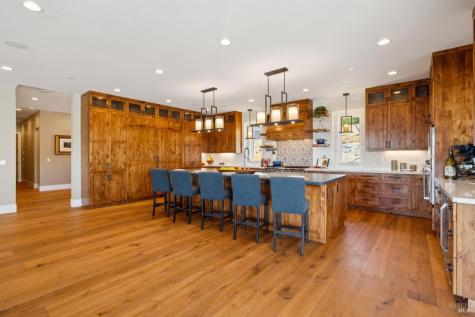 3882 Royal Manor Place Santa Rosa CA 95404